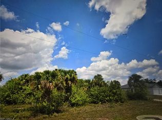 8047 Sherwood CIR, LABELLE, FL 33935