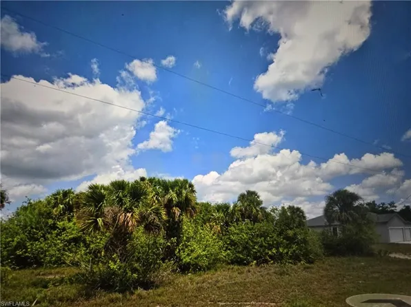 8047 Sherwood CIR, LABELLE, FL 33935