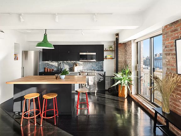 2nd image of 330 Wythe Ave APT 5B