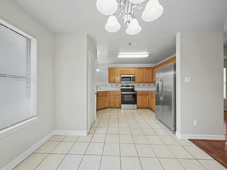 4802 Sapphire Dr — Photo 5