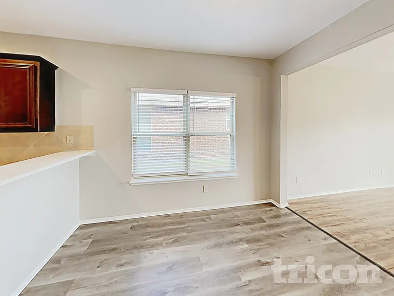 1216 Alder Tree Ln — Photo 4