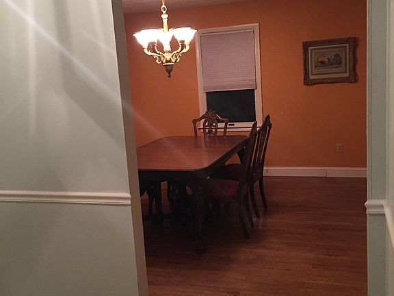 Sitting room/ dining room