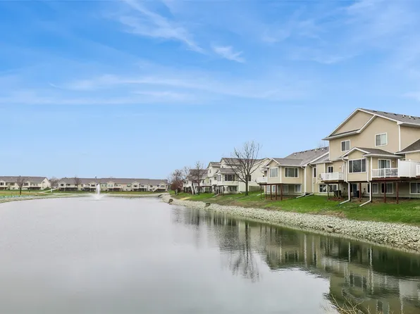 10026 Bayern Ln, Johnston, IA 50131