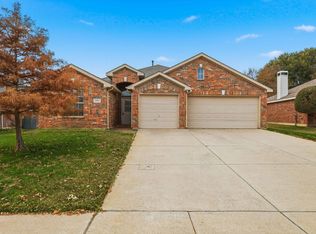 1503 Nightingale Ln, Corinth, TX 76210