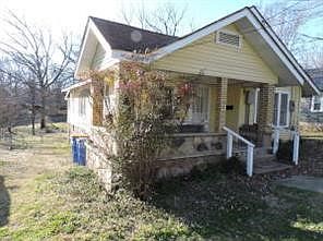 2nd image of 410 N Maple St