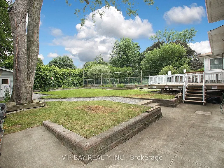 148 Betty Ann Dr — Photo 15