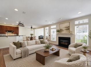 415 Foilage Ct, Lake Wylie, SC 29710