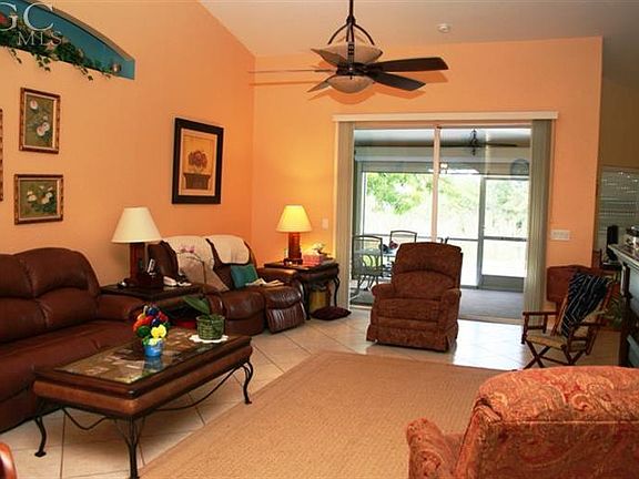 3rd image of 228 SE 15th Pl