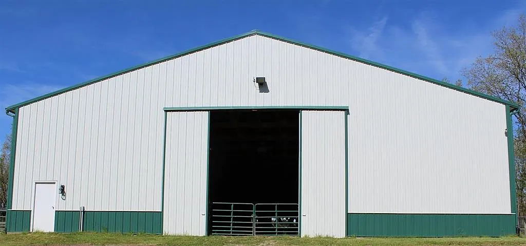 13930 Sheridan Rd photo 1
