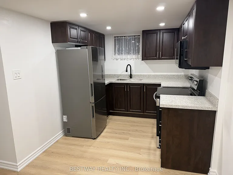 78 Dragoon Cres #BASEMENT — Photo 3