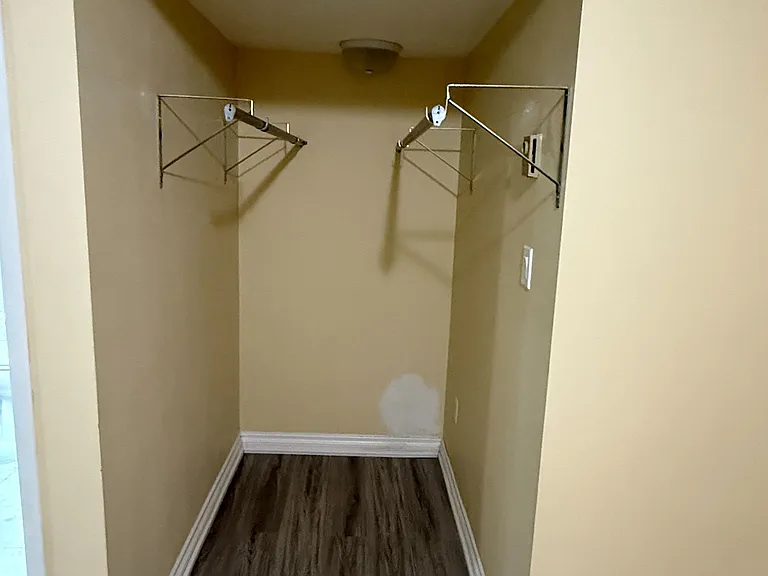 156 Bristol Rd #BASEMENT — Photo 10