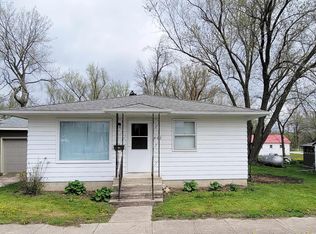 402 Center St, Elgin, IA 52141