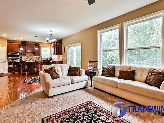 5th image of 12555 Zumbrota St NE