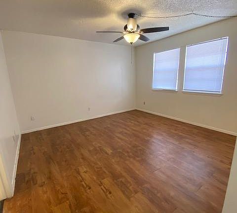 5th image of 1226 N Lbj Dr APT 2
