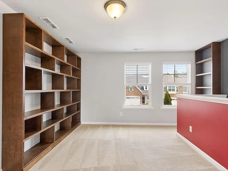 125 Begen St — Photo 18