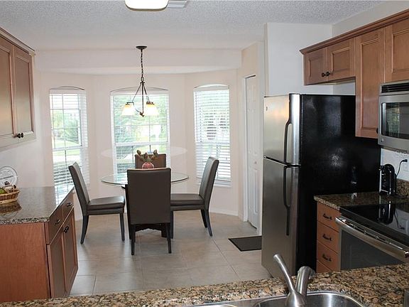 4th image of 2358 Emerald Lake Dr