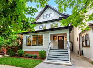 1445 W Hutchinson St, Chicago, IL 60613