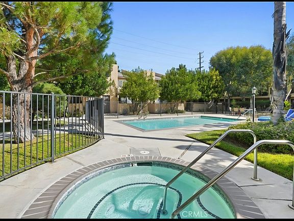 4th image of 22038 Vanowen St APT 230