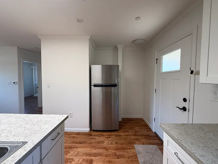 1761 Parkmoor Ave — Photo 3
