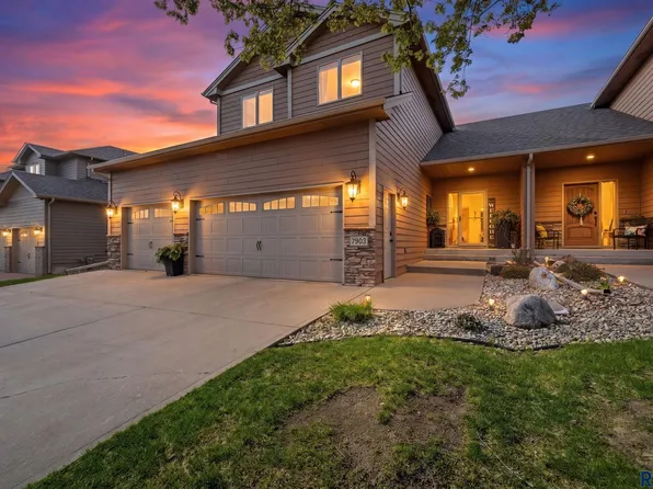 7303 S Grand Arbor Ct, Sioux Falls, SD 57108