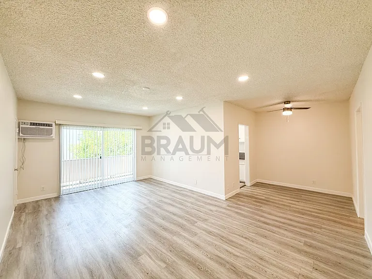 SEPULVEDA — Photo 1