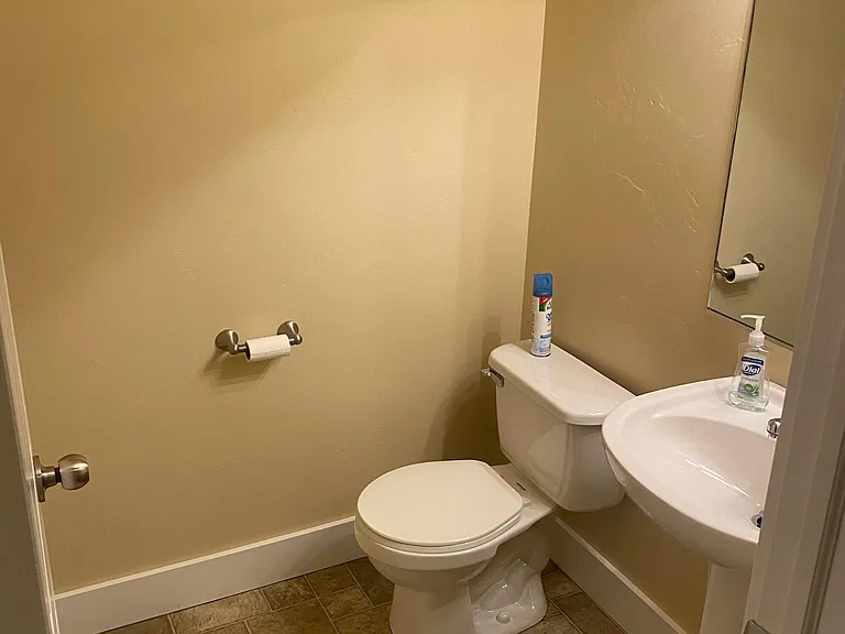 525 W 980 N — Photo 13