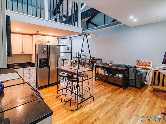 4th image of 209 N 19th St #U31