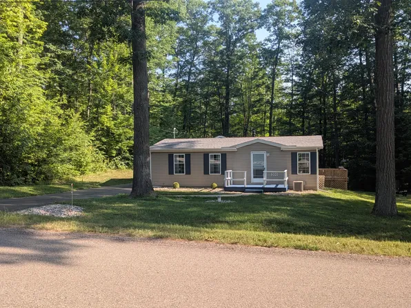 300 Kirkshire Ave, Roscommon, MI 48653