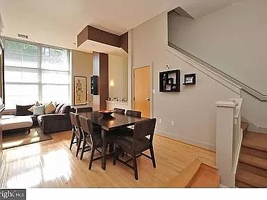 2nd image of 313-25 Race St #T3