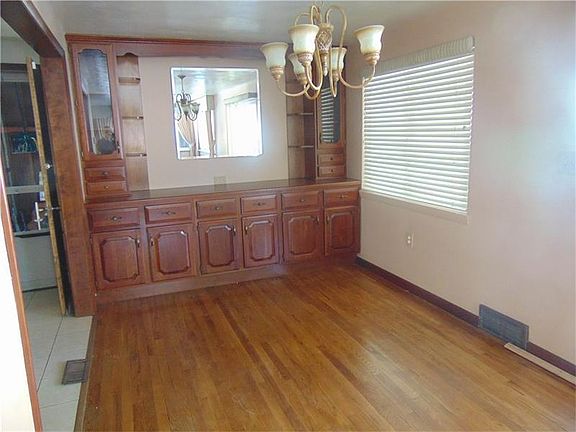 3rd image of 9 Stoden Dr