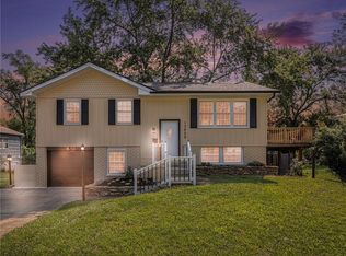 13629 Cambridge Ave, Grandview, MO 64030