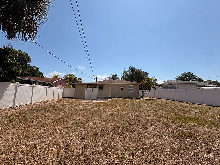 6108 Cedar St NE — Photo 7