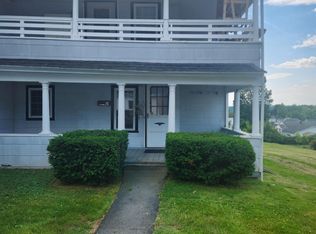 326 South Ave APT 1, Lewiston, ME 04240