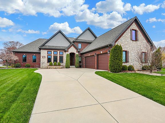 2nd image of 4937 Benthaven Dr E