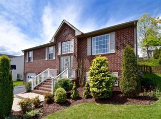 4610 Nevis Dr, Salem, VA 24153