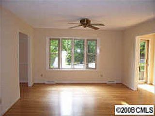 3rd image of 1141 Huntsmoor Dr