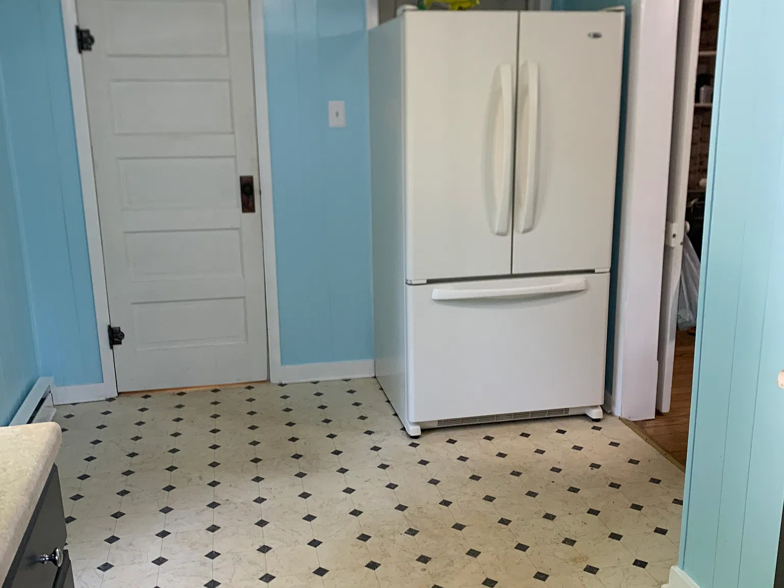 4 bed, 1500 sqft, $2,500 — Photo 4