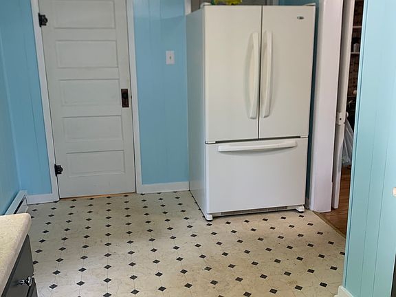 4th image of 4972 River Rd