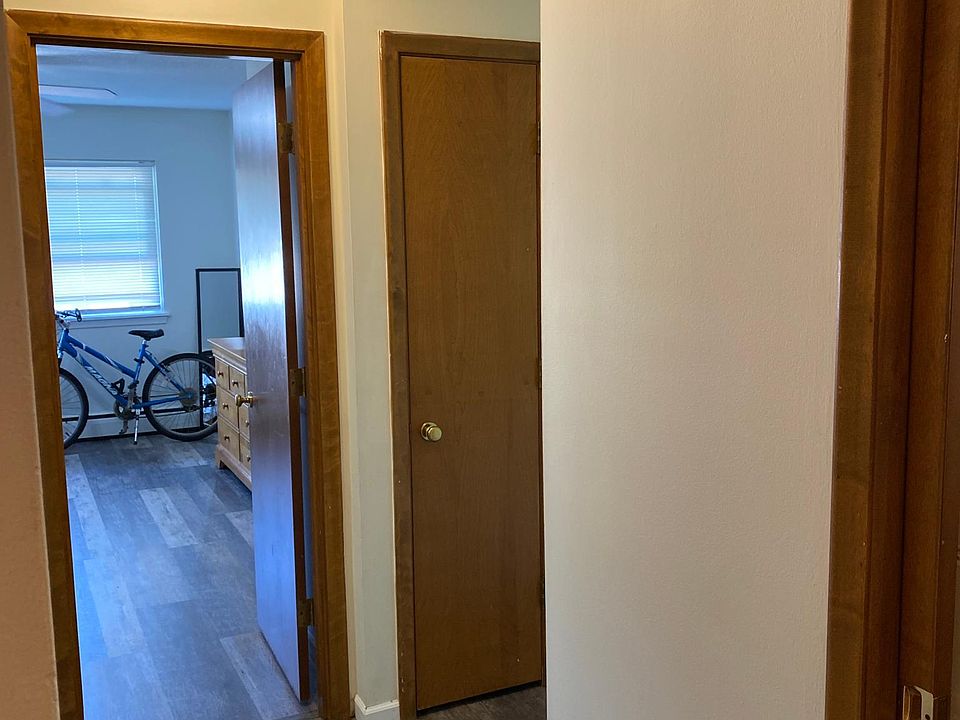 1st image of 3200 Emerson Ave S #1/6