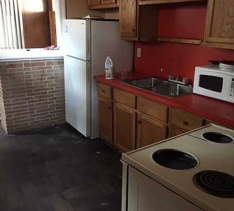 5th image of 826 W 29th St