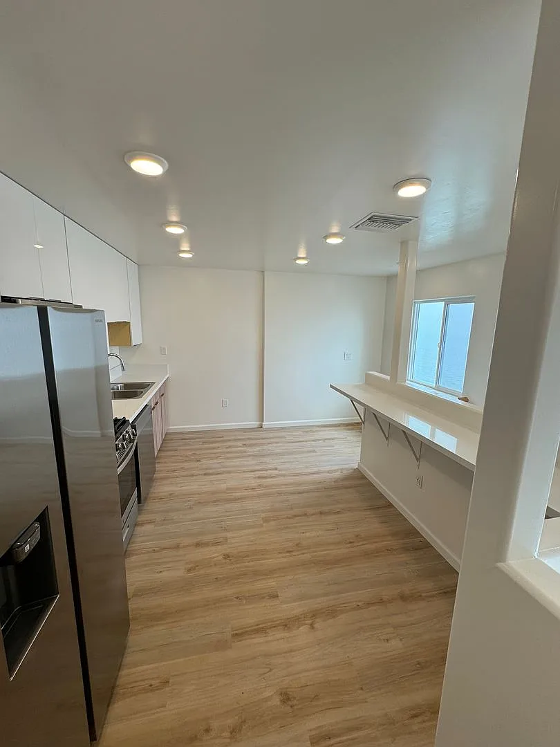 6701 Del Playa — Photo 4