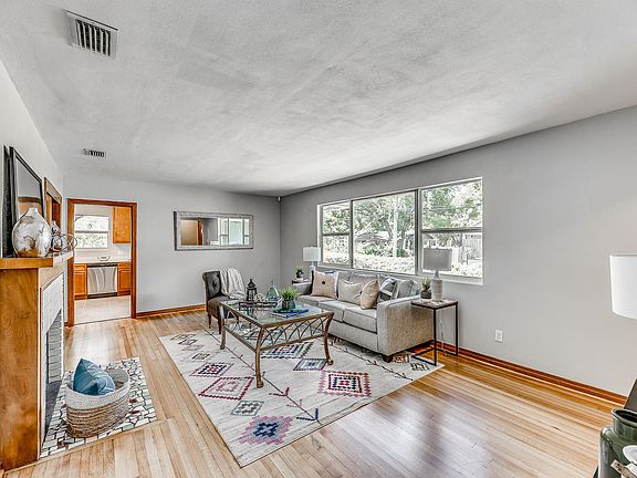 5th image of 2814 Rosselle St