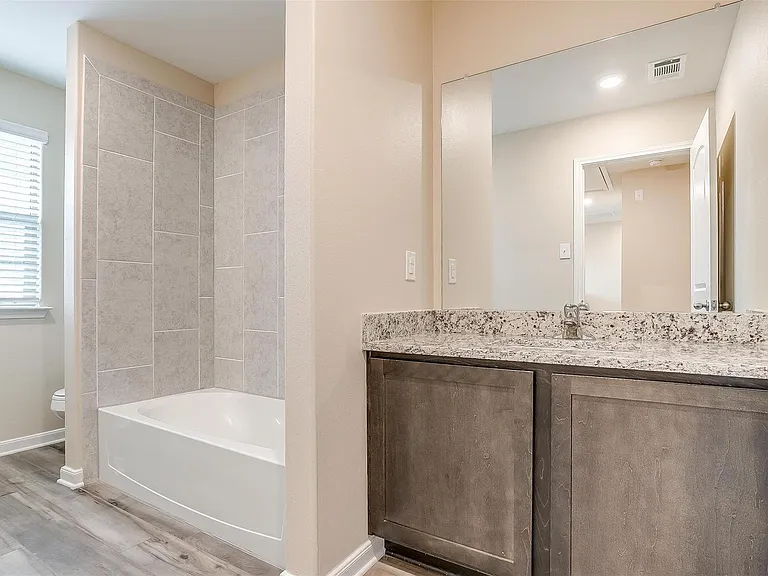 1025 McDonald Dr — Photo 15