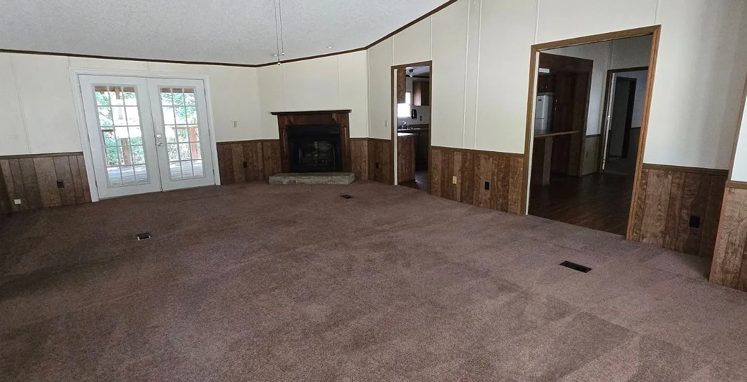 400 Reneau Street is a 4 Bedroom 3 Bathroom located in the White Plains Area — Photo 2