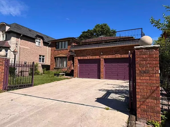 218 Hollywood Ave, Toronto, ON M2N 3K6