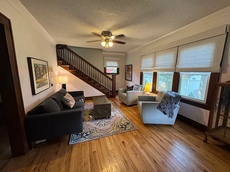 905 S Prairie St — Photo 3