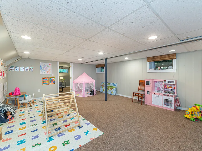 12 Yorke Rd — Photo 21
