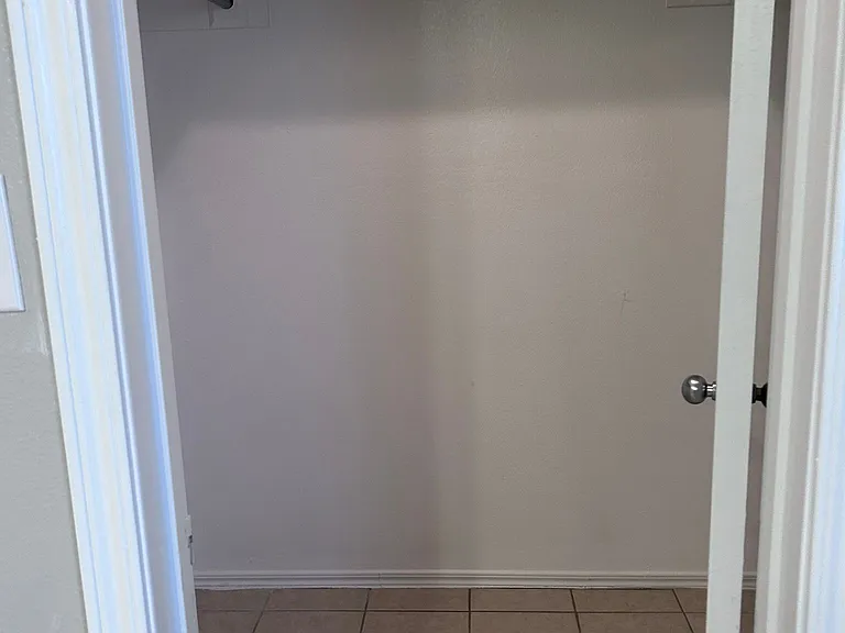 2202 W Elisa Ln #16 — Photo 17