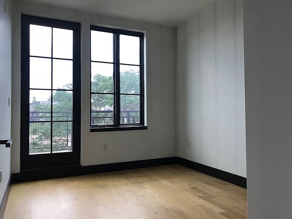 4th image of 82 Jefferson St #D44