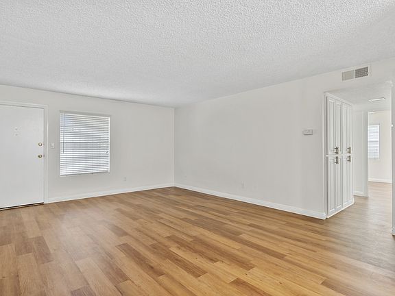 4th image of 7614 Parkway Dr